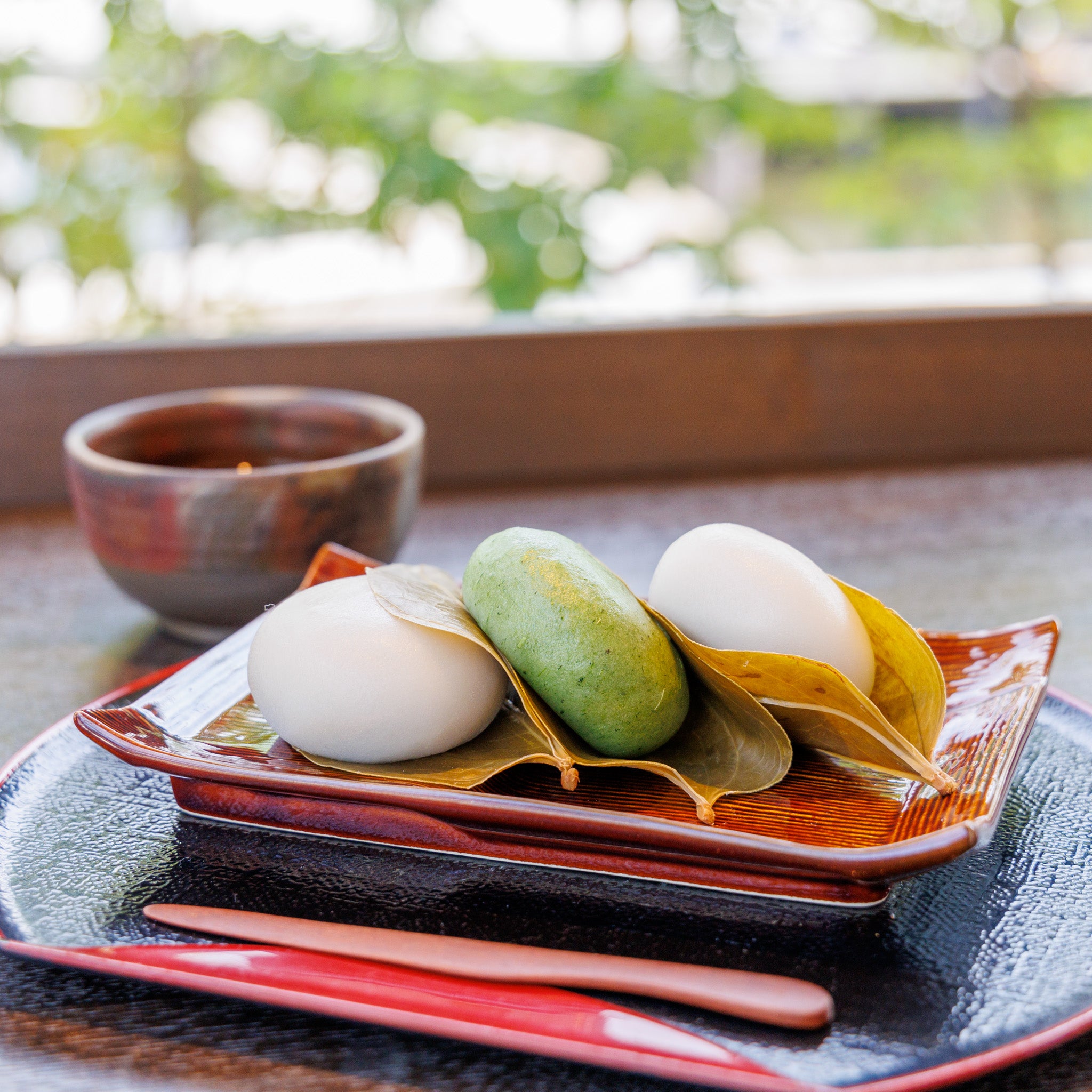 かしわ餅 – おおさかや蔵はち